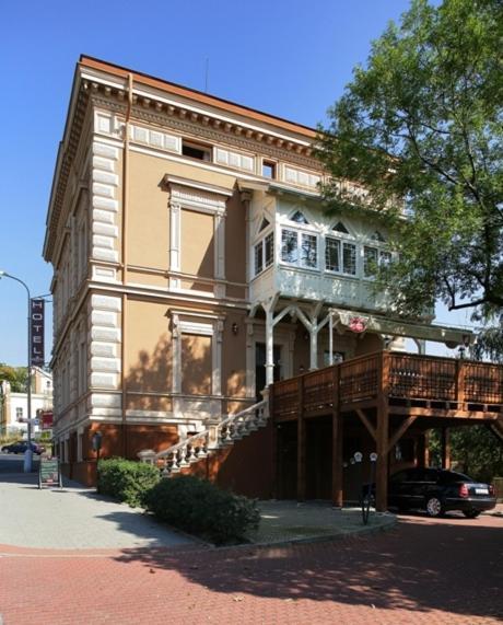 Hotel Mertin Chomutov Exterior foto