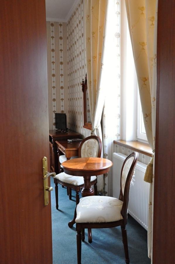 Hotel Mertin Chomutov Exterior foto