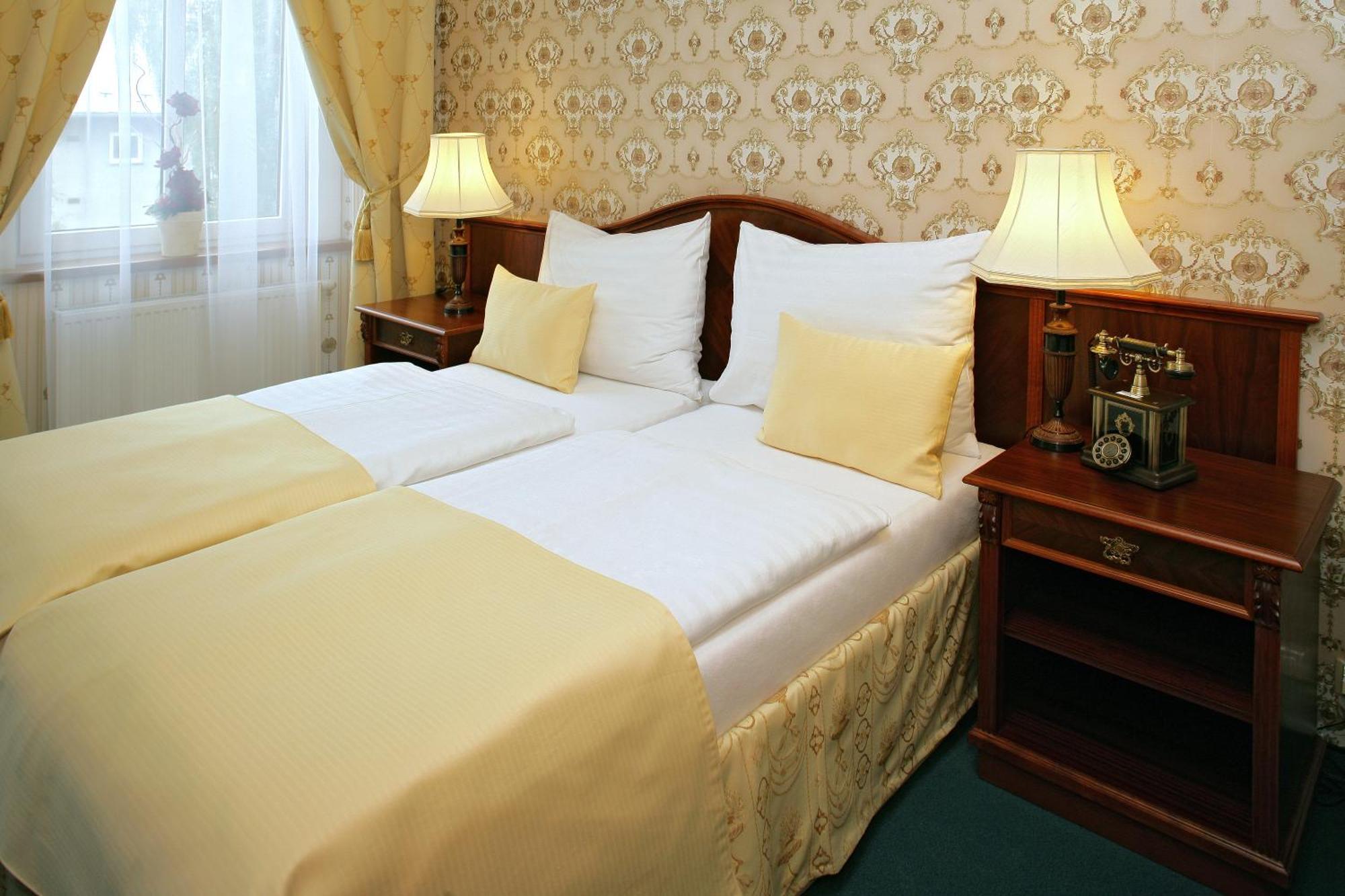 Hotel Mertin Chomutov Exterior foto